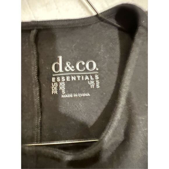 D & Co. Essentials black top tunic - Picture 5 of 8